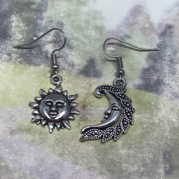 Sun Crescent Moon Earrings stainless Steel hooks - Picture 1 of 8